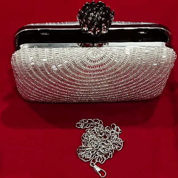 Silver and gray clutch - Picture 2 of 7